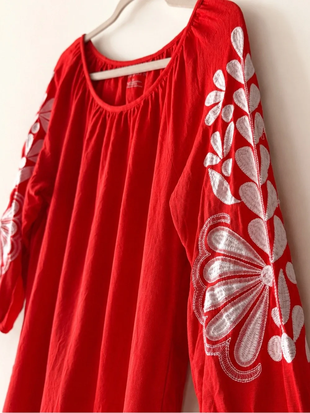 Talbots Red Embroidered Floral Sleeve Top M 3/4 Sleeve - Picture 3 of 7